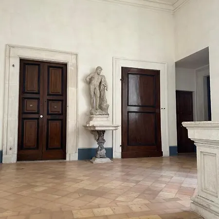 Casa Colonna - Della Torre * LʼAquila